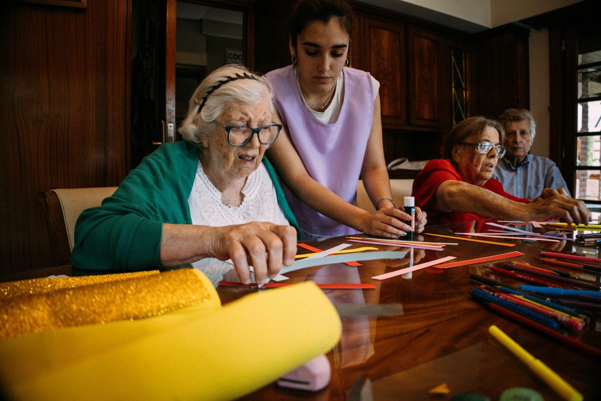Actividad de estimulación con un profesional